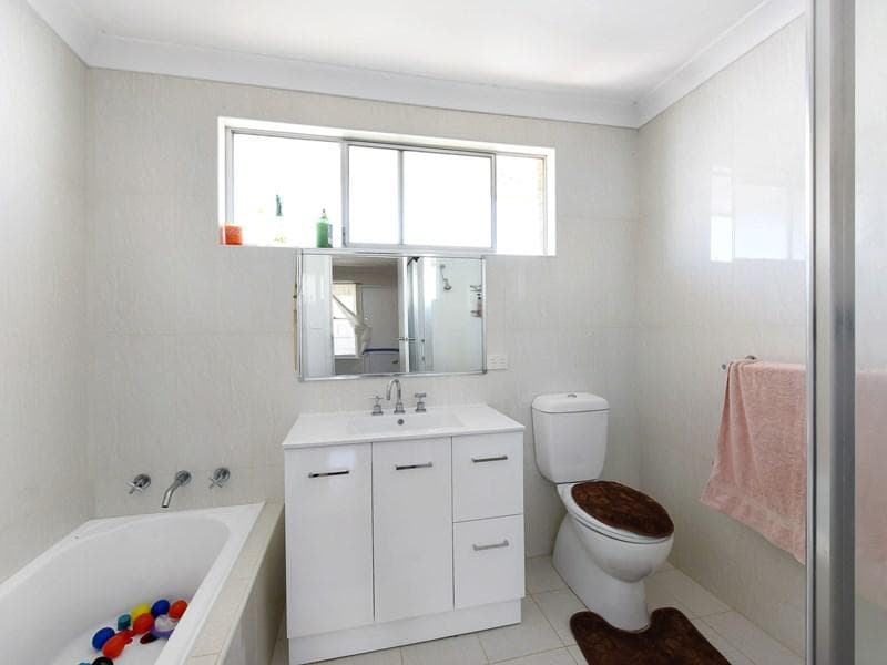 50/2																										Eastbourne Road
														
								Darling Point, NSW 2027, Port Macquarie - Thumbnail 6