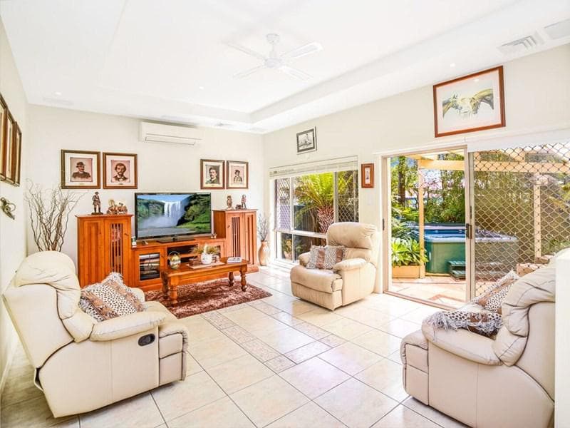 50/2																										Eastbourne Road
														
								Darling Point, NSW 2027, Miranda - Thumbnail 5