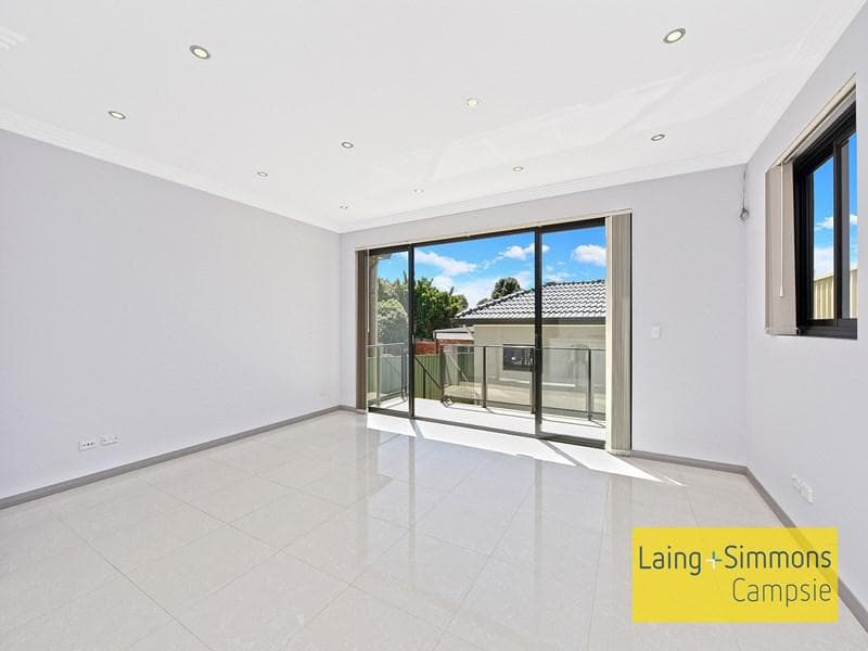 7/28																										South Creek Road
														
								Dee Why, NSW 2099, Ashfield - Thumbnail 2