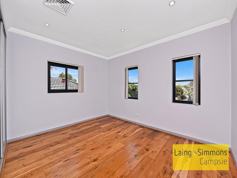 7/28																										South Creek Road
														
								Dee Why, NSW 2099, Ashfield - Thumbnail 5