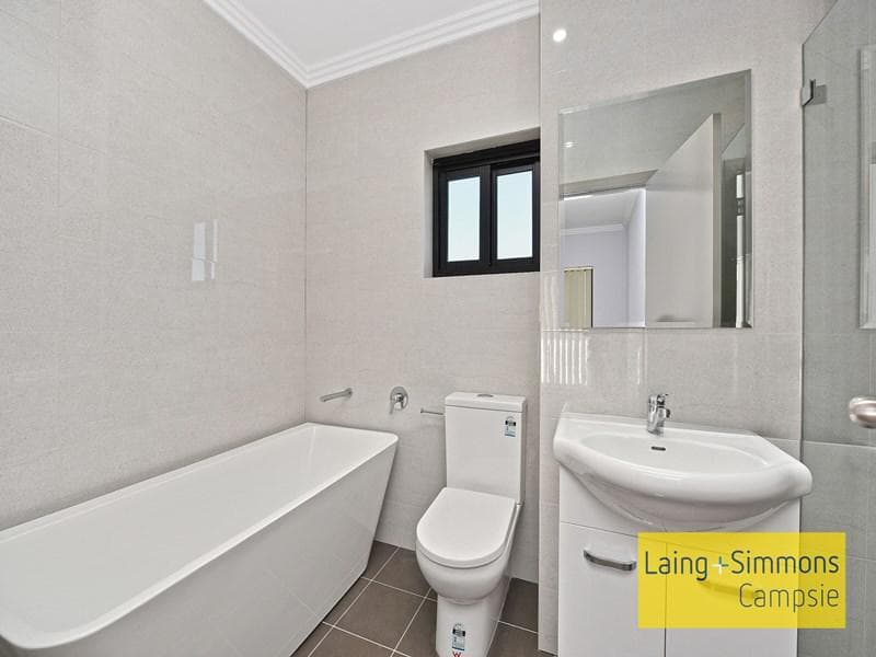 7/28																										South Creek Road
														
								Dee Why, NSW 2099, Ashfield - Thumbnail 6