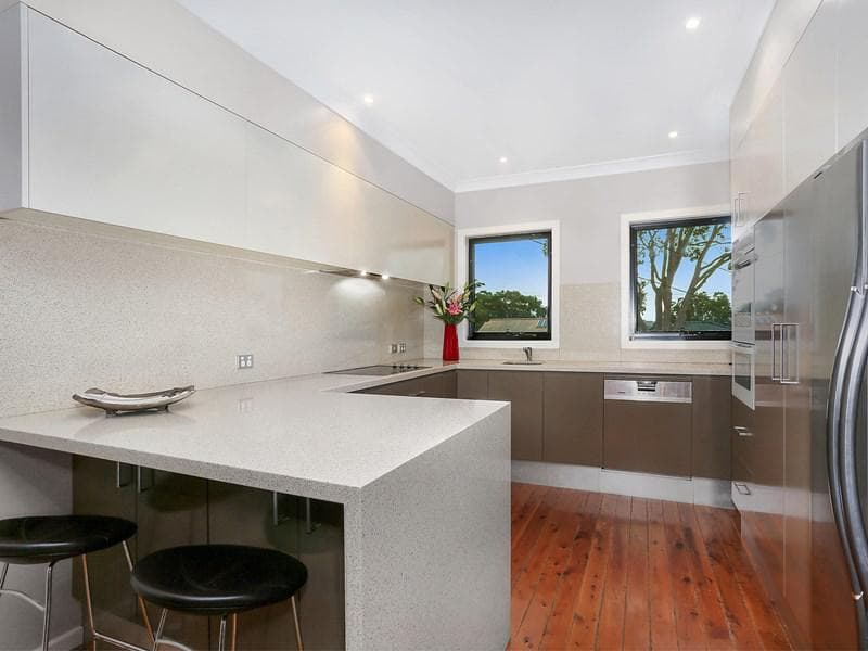 50/2																										Eastbourne Road
														
								Darling Point, NSW 2027, Port Hacking - Thumbnail 5