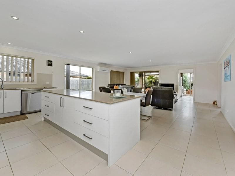 50/2																										Eastbourne Road
														
								Darling Point, NSW 2027, Port Macquarie - Thumbnail 2