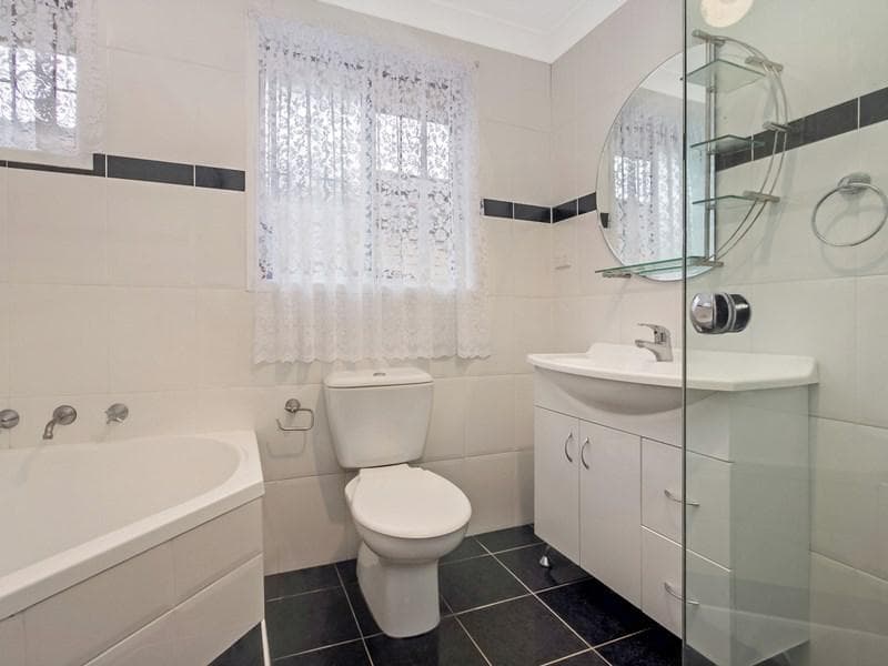 92 Hoyle Drive, Dean Park, Dean Park - Thumbnail 5