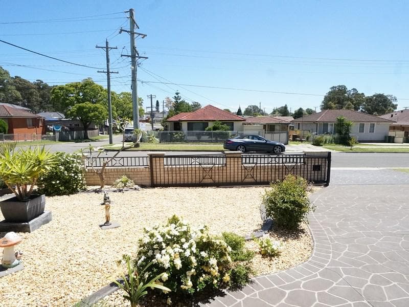 50/2																										Eastbourne Road
														
								Darling Point, NSW 2027, Fairfield West - Thumbnail 3
