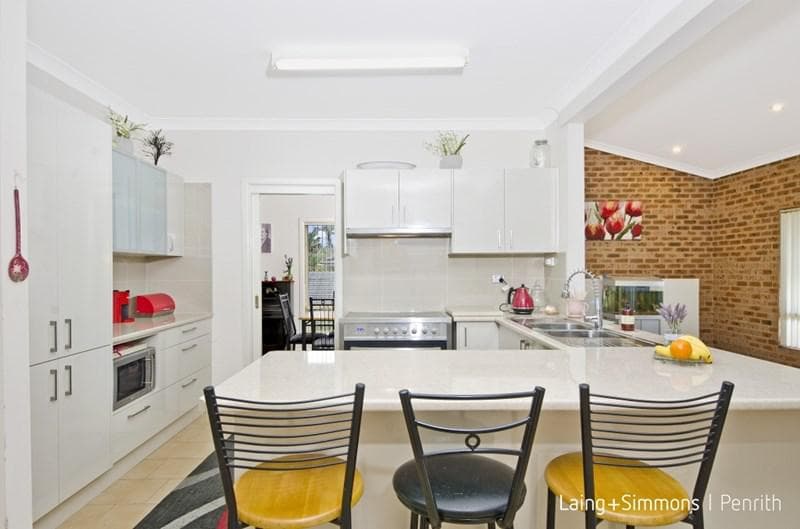 12 Wills Glen, St Clair, St Clair - Thumbnail 2