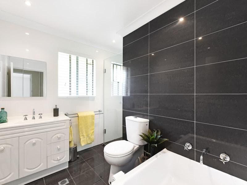 50/2																										Eastbourne Road
														
								Darling Point, NSW 2027, Port Macquarie - Thumbnail 8