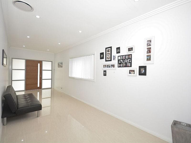 7/28																										South Creek Road
														
								Dee Why, NSW 2099, Guildford - Thumbnail 6
