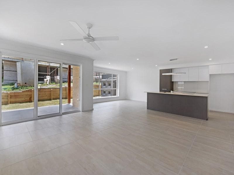 7/28																										South Creek Road
														
								Dee Why, NSW 2099, Port Macquarie - Thumbnail 2