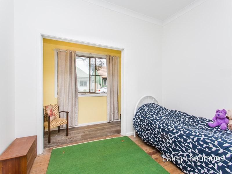 7/28																										South Creek Road
														
								Dee Why, NSW 2099, Granville - Thumbnail 6