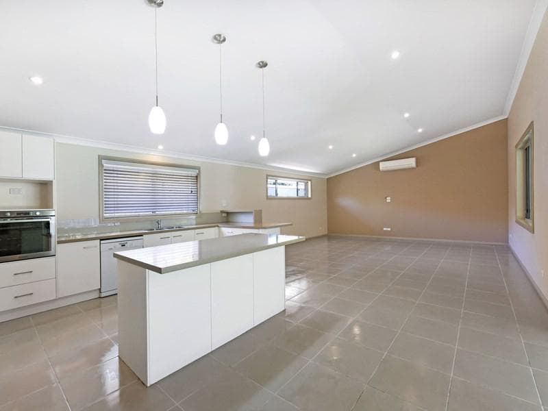 7 Parkside Court, Port Macquarie, Port Macquarie - Thumbnail 3