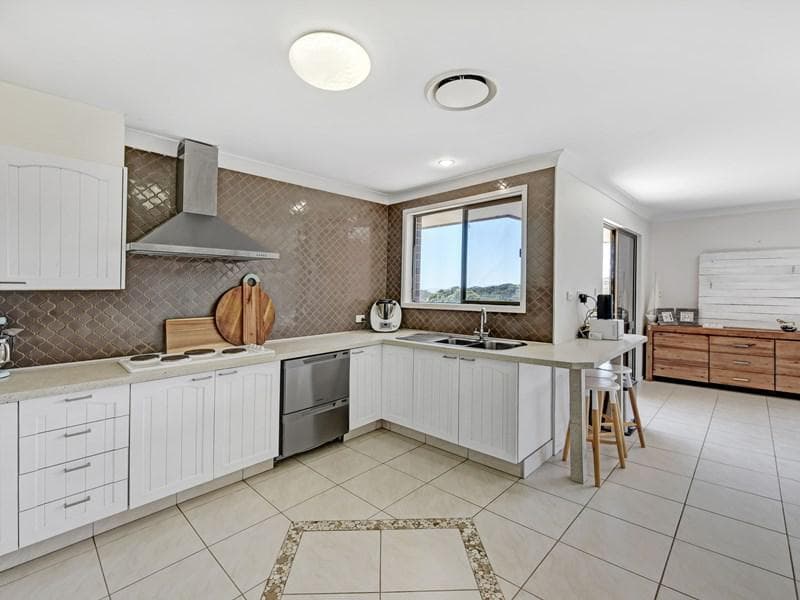 2 Verbena Avenue, Port Macquarie, Port Macquarie - Thumbnail 6