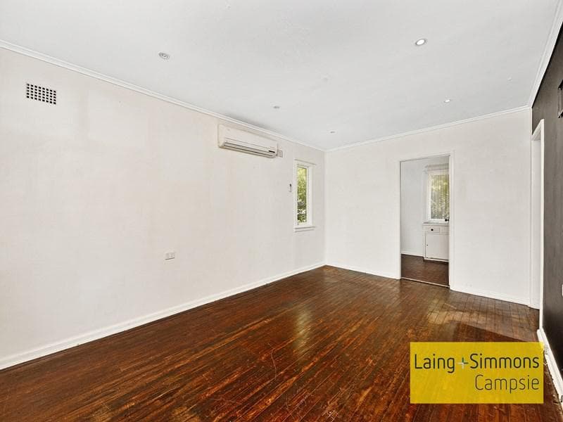 50/2																										Eastbourne Road
														
								Darling Point, NSW 2027, Lurnea - Thumbnail 2