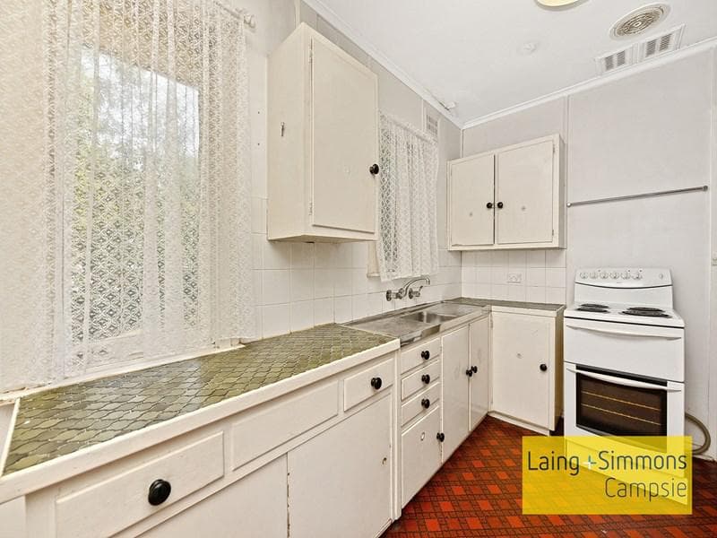 50/2																										Eastbourne Road
														
								Darling Point, NSW 2027, Lurnea - Thumbnail 3