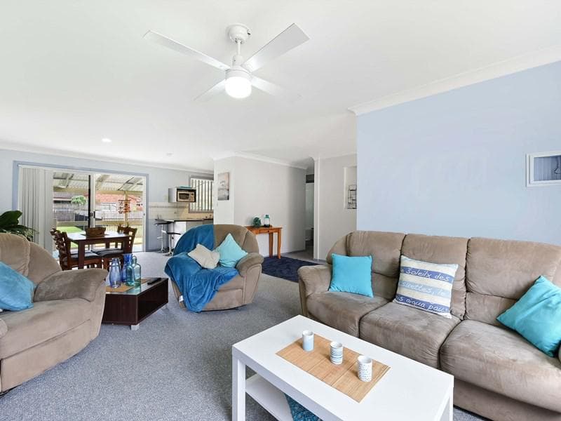3 Woodgrove Close, Port Macquarie, Port Macquarie - Thumbnail 2