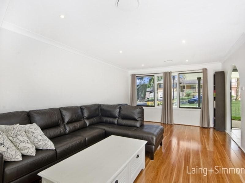 2 Sporing Avenue, Kings Langley, Kings Langley - Thumbnail 2