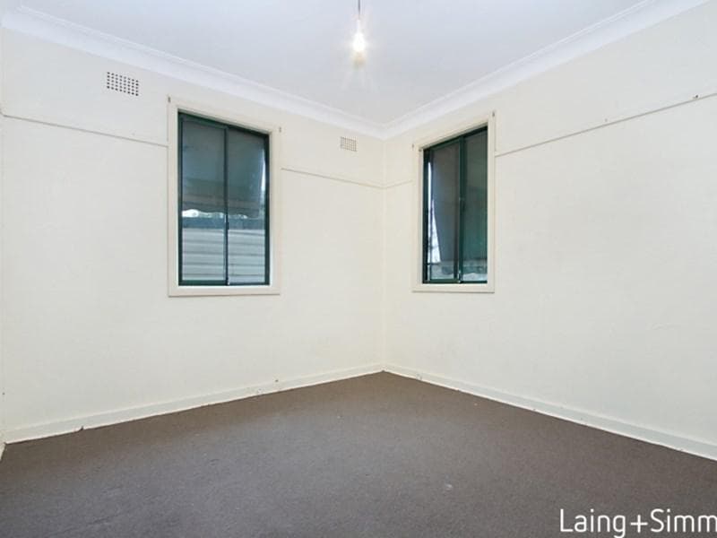 12 Bond Avenue, Toongabbie, Toongabbie - Thumbnail 4