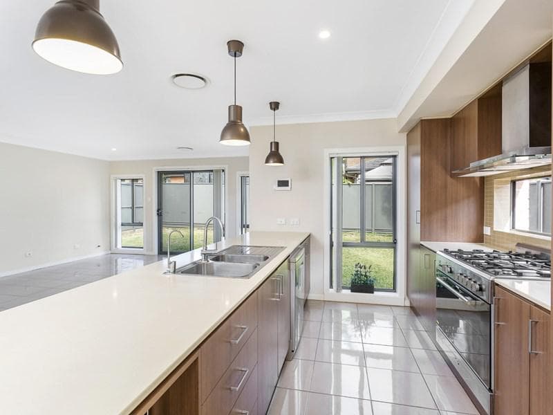 10 Bradley Street, Ropes Crossing, Ropes Crossing - Image 1