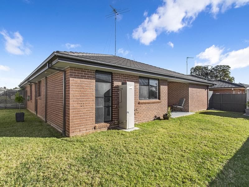7/23																										Dryden St
														
								Campsie, NSW 2194, Ropes Crossing - Thumbnail 8