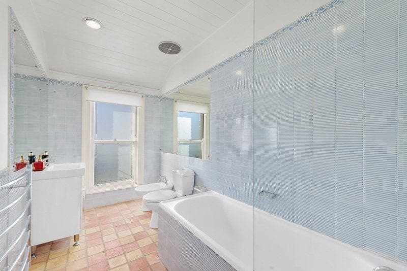 3/164																										Hampden Road
														
								Artarmon, NSW 2064, Woollahra - Thumbnail 7