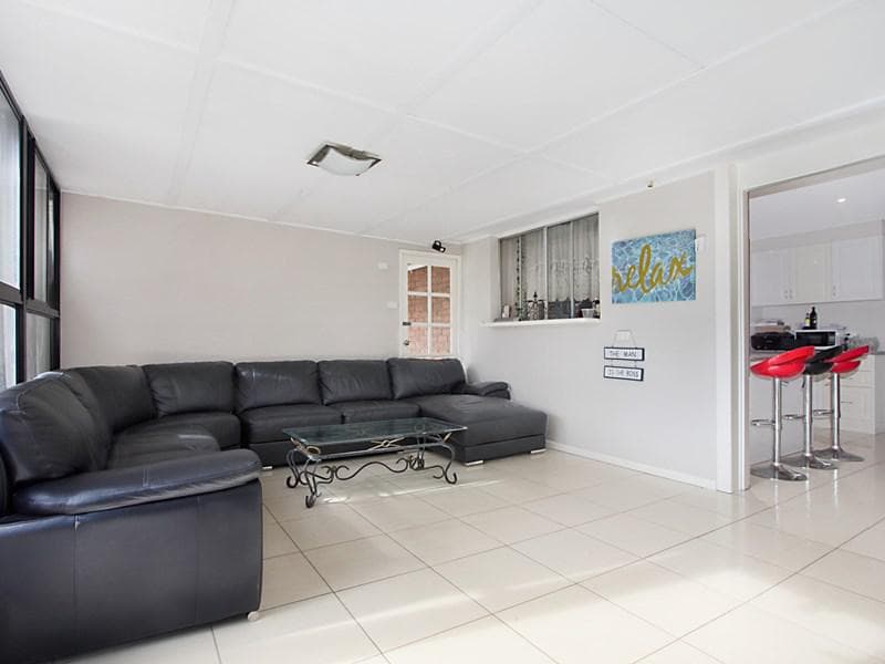 12 Armstrong Place, Dean Park, Dean Park - Thumbnail 3