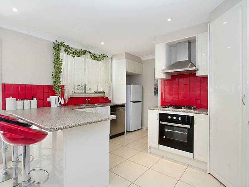 12 Armstrong Place, Dean Park, Dean Park - Thumbnail 4