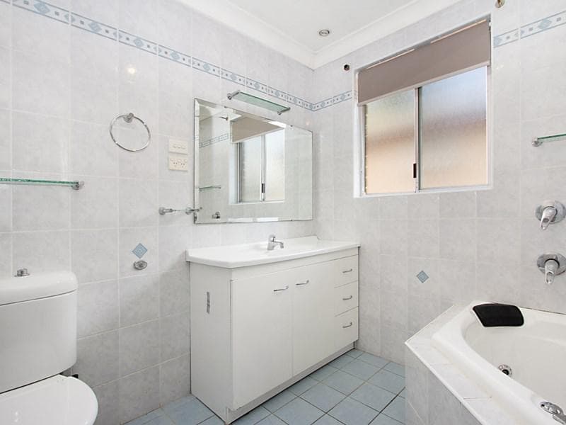 12 Armstrong Place, Dean Park, Dean Park - Thumbnail 5
