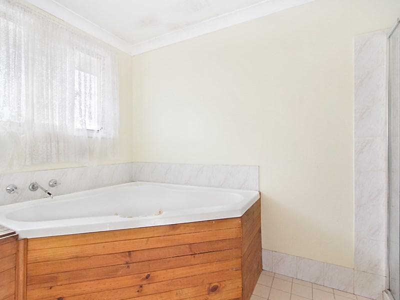 7a Lakewood Drive, Woodcroft, Woodcroft - Thumbnail 4