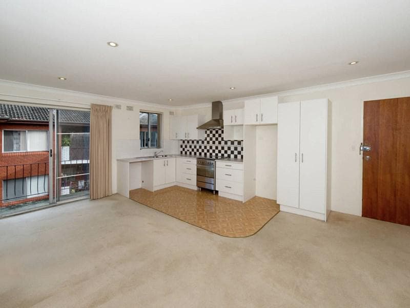 6/11 Mascot Drive, Eastlakes, Eastlakes - Image 1