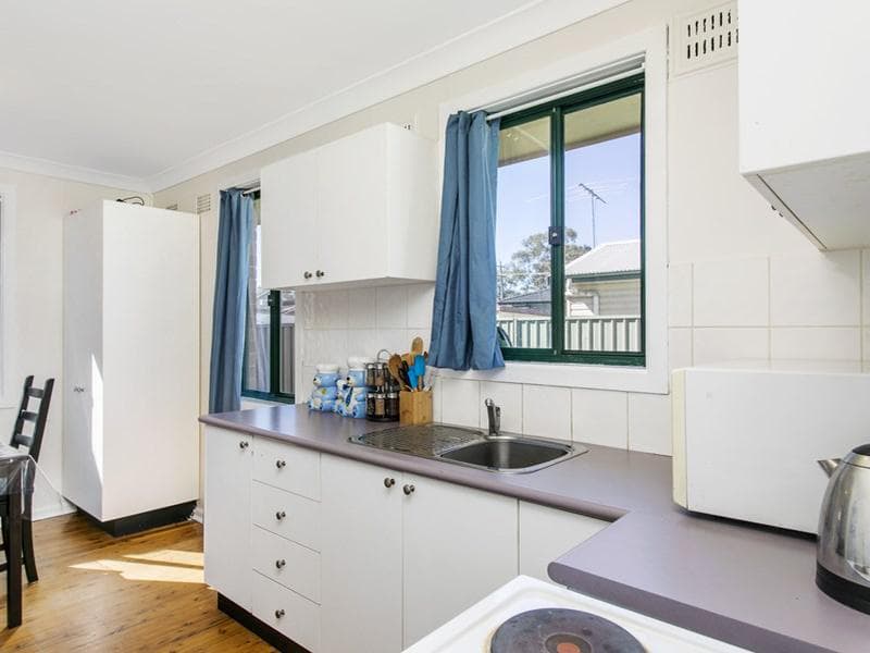 11 & 11a Idriess Crescent, Blackett, Blackett - Thumbnail 4
