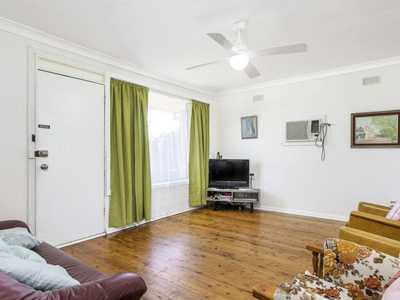 11 & 11a Idriess Crescent, Blackett, Blackett - Thumbnail 5