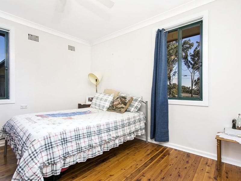 11 & 11a Idriess Crescent, Blackett, Blackett - Thumbnail 7