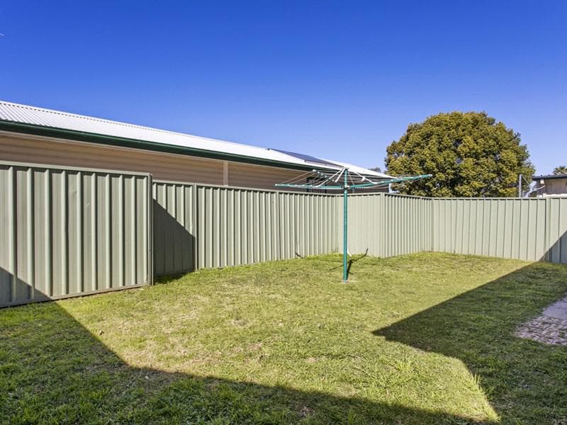 11 & 11a Idriess Crescent, Blackett, Blackett - Thumbnail 8