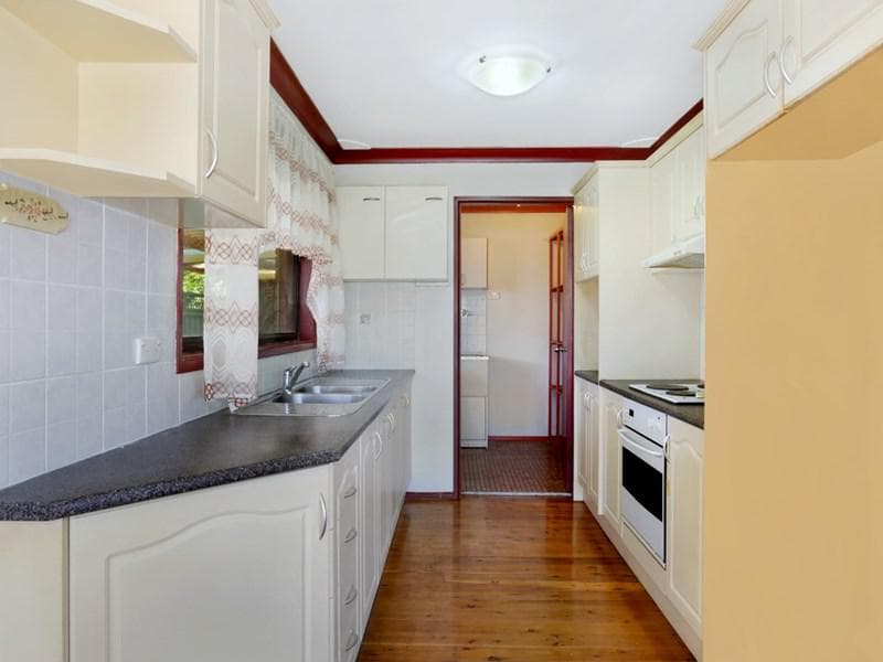4 Cunningham Close, St Clair, St Clair - Thumbnail 2