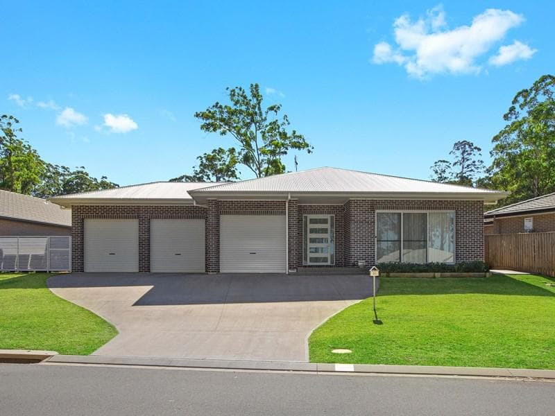 16 Kingston Town Loop, Port Macquarie, Port Macquarie - Image 1