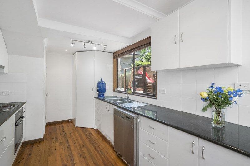 27 Tatiara Crescent, North Narrabeen, North Narrabeen - Thumbnail 4
