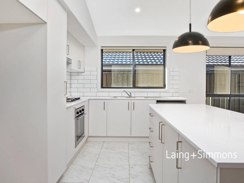 54/3-13																										Erskineville Road
														
								Newtown, NSW 2042, Glenmore Park - Thumbnail 3