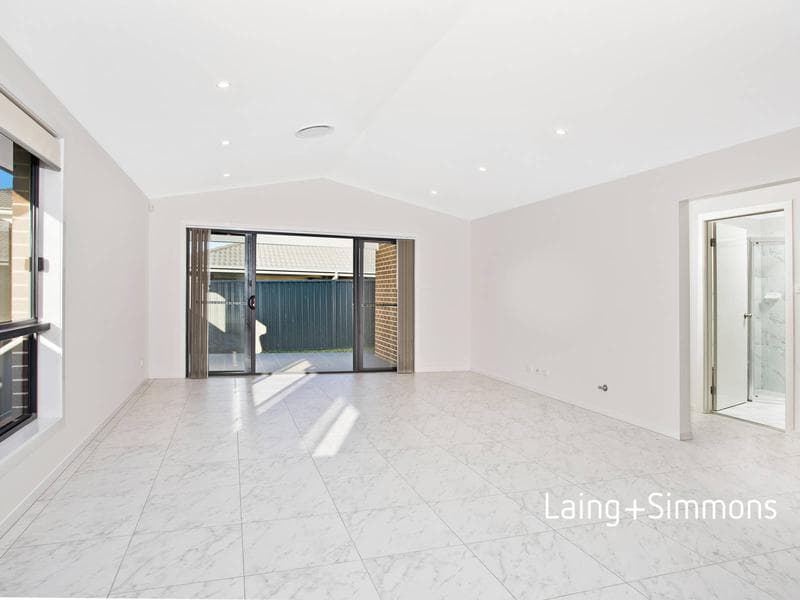 54/3-13																										Erskineville Road
														
								Newtown, NSW 2042, Glenmore Park - Thumbnail 4