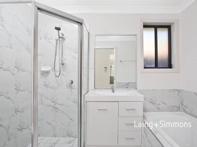 54/3-13																										Erskineville Road
														
								Newtown, NSW 2042, Glenmore Park - Thumbnail 5