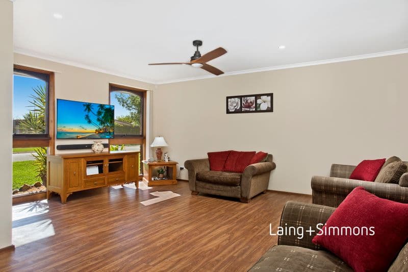 32 Madison Circuit, St Clair, St Clair - Thumbnail 2