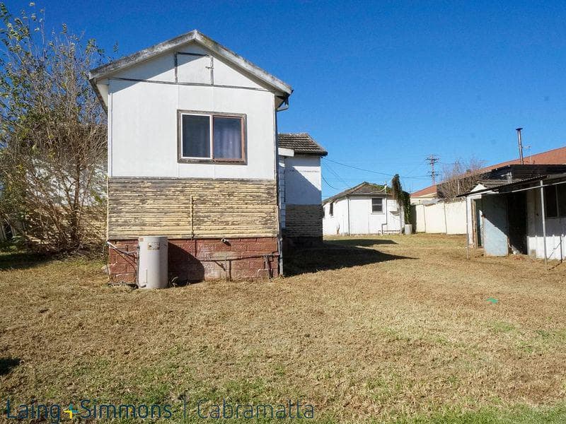 7/12-14																										Albert Street
														
								Campsie, NSW 2194, Mount Pritchard - Thumbnail 4