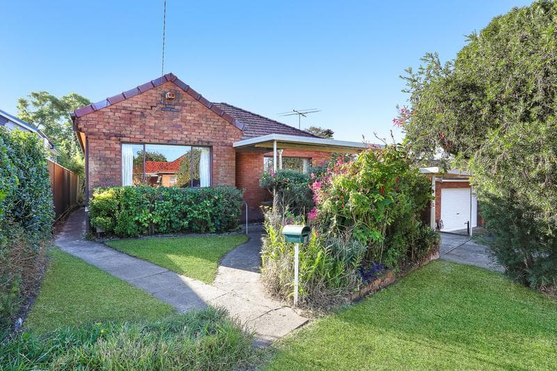 8 Gooroa Street, Carss Park, Carss Park - Image 1