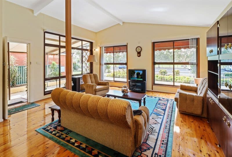 12 Woods Road, Sefton, Sefton - Thumbnail 3