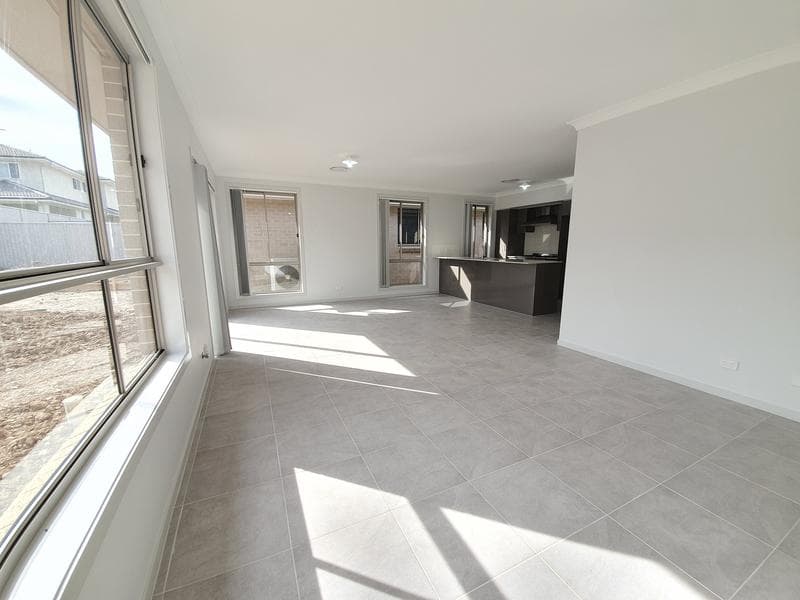 4/2																										Waugh Street
														
								Port Macquarie, NSW 2444, Middleton Grange - Thumbnail 6