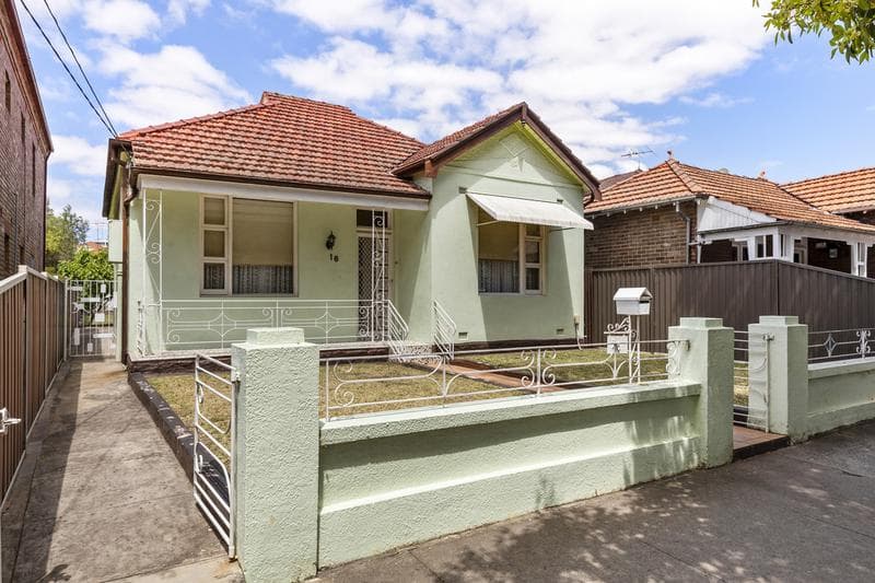 5/78-80																										Hastings River Drive
														
								Port Macquarie, NSW 2444, Ashfield - Thumbnail 2