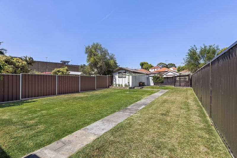 5/78-80																										Hastings River Drive
														
								Port Macquarie, NSW 2444, Ashfield - Image 1