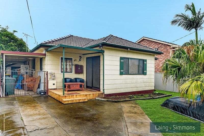 4/2																										Waugh Street
														
								Port Macquarie, NSW 2444, Guildford - Thumbnail 2