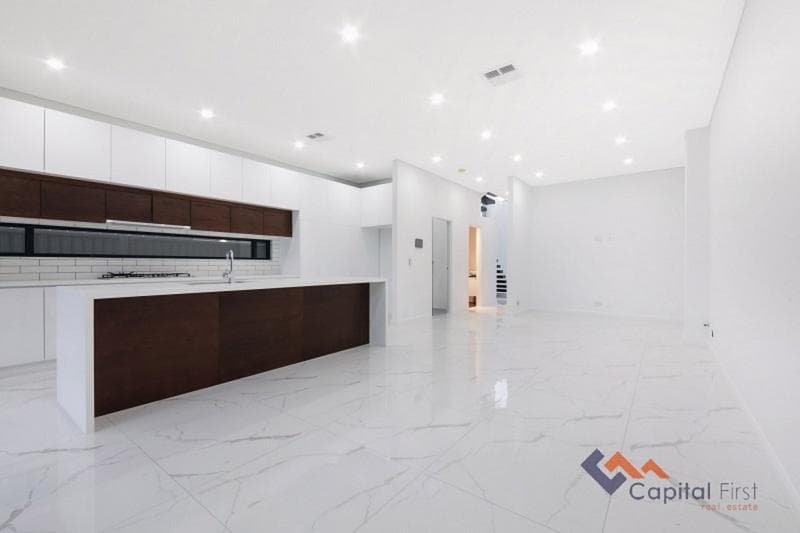7/12-14																										Albert Street
														
								Campsie, NSW 2194, Guildford - Thumbnail 3