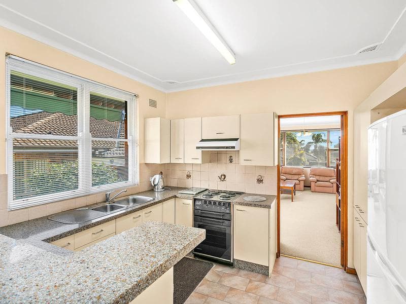 54/3-13																										Erskineville Road
														
								Newtown, NSW 2042, Miranda - Thumbnail 3