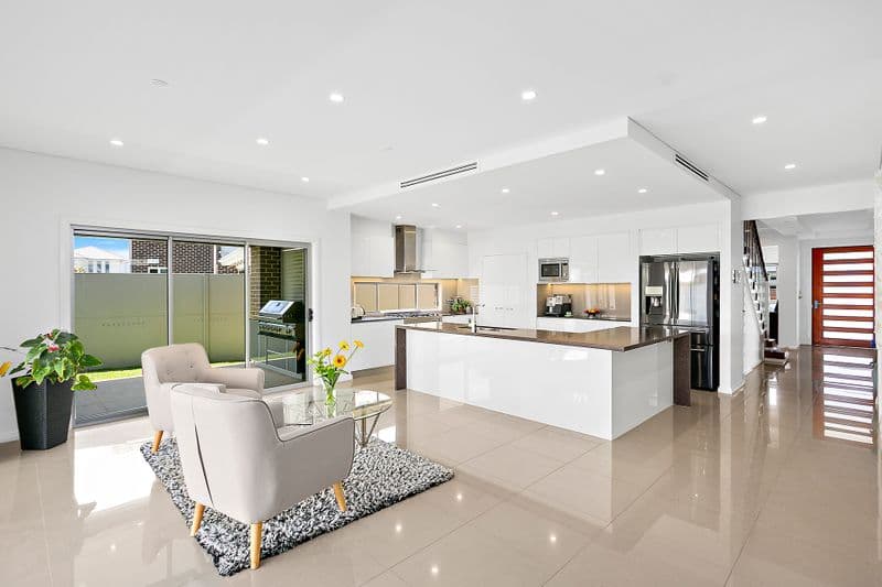 21 Whitehaven Street, Greenhills Beach, Greenhills Beach - Thumbnail 2